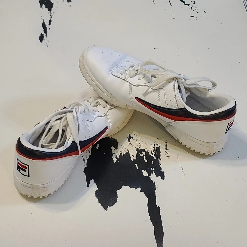 Fila‎ Women's Sneakers 5VF80165-150 White Faux Leather Size 8 EUC